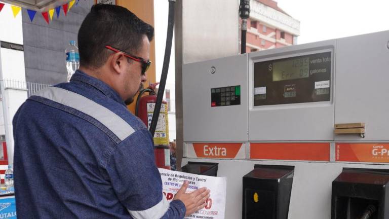 Escasez de gasolina Extra: ARCH suspende estación de servicio en Quito por irregularidades