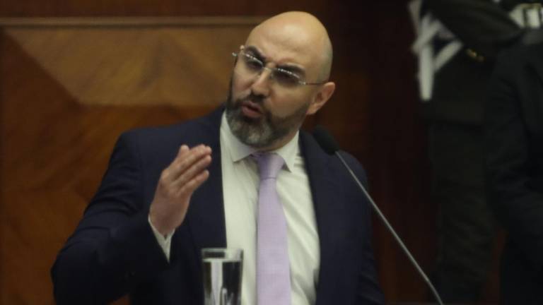 Godoy enfrenta a la Asamblea