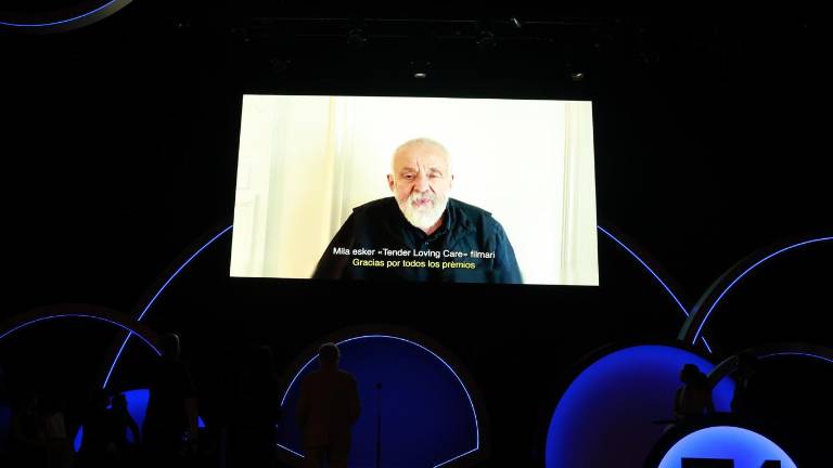 San Sebastián premia el cuidado: Mike Leigh se lleva la Concha de Oro y marca el pulso del palmarés