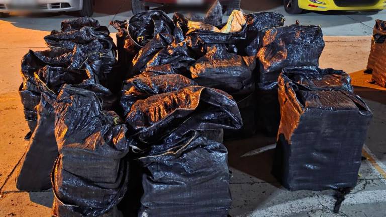 Más de 1 tonelada y 6 aprehendidos en Manabí.