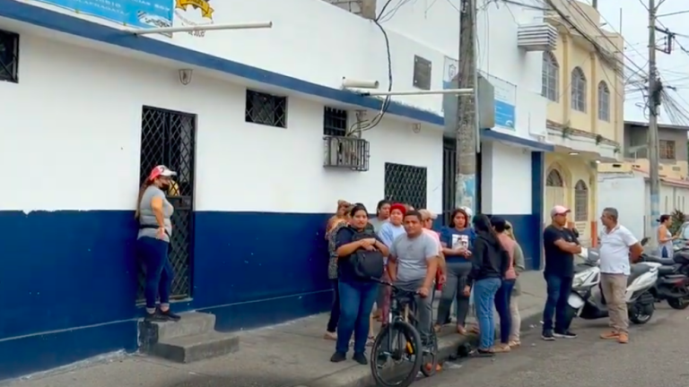 Estudiante apuntó con un arma de fuego a su compañero en un plantel del sur de Guayaquil