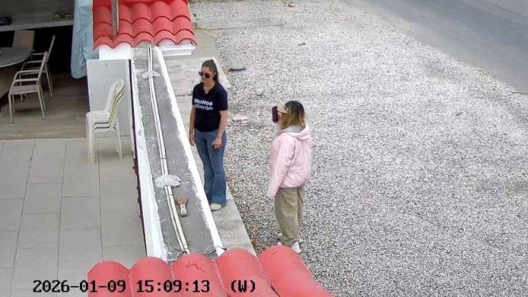 Mónica Palacios llegó a la casa de la madre de Cynthia Gellibert.