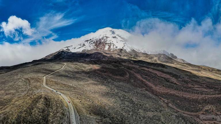 El volcán Chimborazo resiste a la deglaciación acelerada en Ecuador