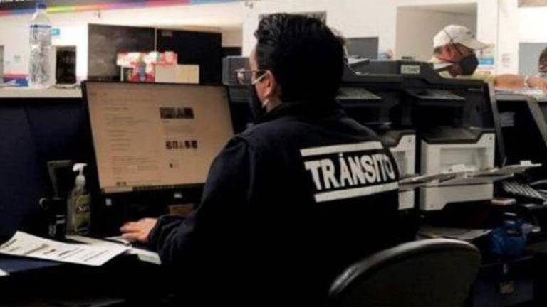 AMT reporta fallas en matriculación vehicular y amplía horarios en centros de revisión en Quito
