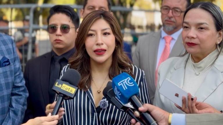 Inés Alarcón entregó informe de Segura EP en la Fiscalía.