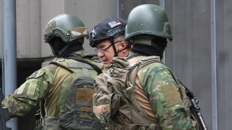 Santiago Díaz llegó a la Fiscalía General del Estado a rendir su versión ampliada sobre el caso Caja Chica.