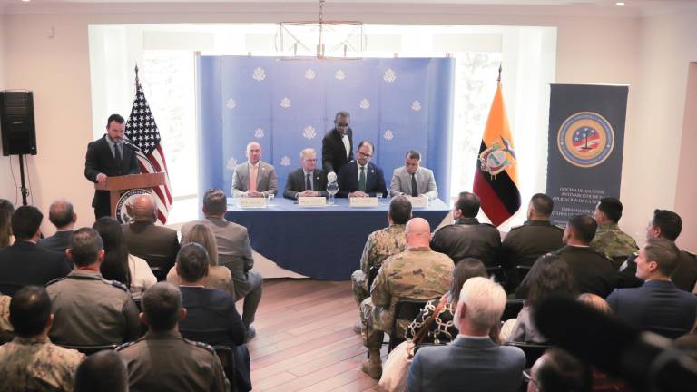 Ecuador y Estados Unidos firman acuerdo para reforzar la seguridad en la frontera con Colombia