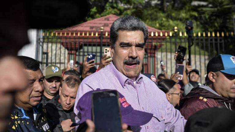 Maduro ordena a fuerza aérea prepararse para defender a Venezuela frente a Estados Unidos