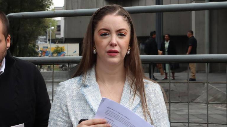 Mónica Palacios entregó una noticia criminis en la Fiscalía General del Estado.