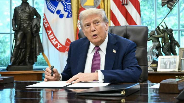 Donald Trump advierte que derribará cazas venezolanos que pongan en peligro a militares de EE.UU.