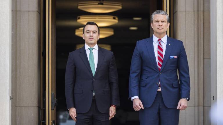 Daniel Noboa es recibido en el Pentágono por el secretario de Defensa de Estados Unidos