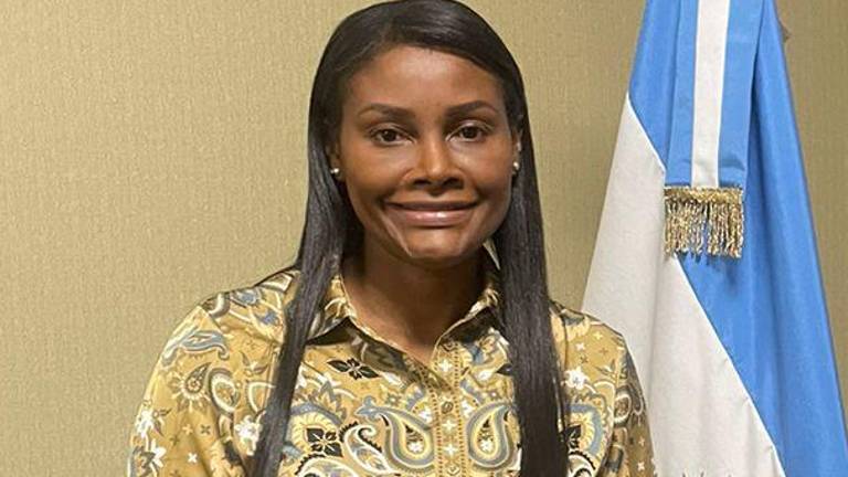 Diana Salazar reaparece a pocos días del Referéndum y Consulta Popular.