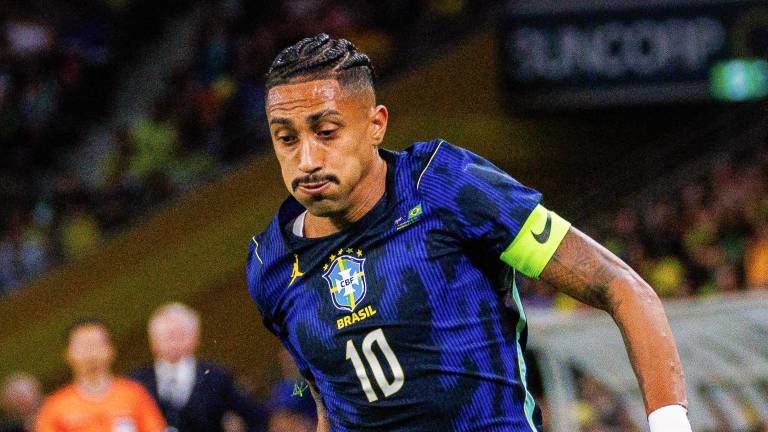 Raphinha sale lesionado ante Australia y se suma a una larga lista de bajas en la fecha FIFA
