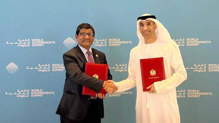 El ministro de Producción, Comercio Exterior e Inversiones, Luis Alberto Jaramillo, junto al ministro de Estado de Comercio Exterior de Emiratos Árabes Unidos, Thani bin Ahmed Al Zeyoudi.