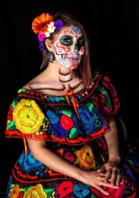 Catrinas mexicanas toman las calles previo al Día de Muertos