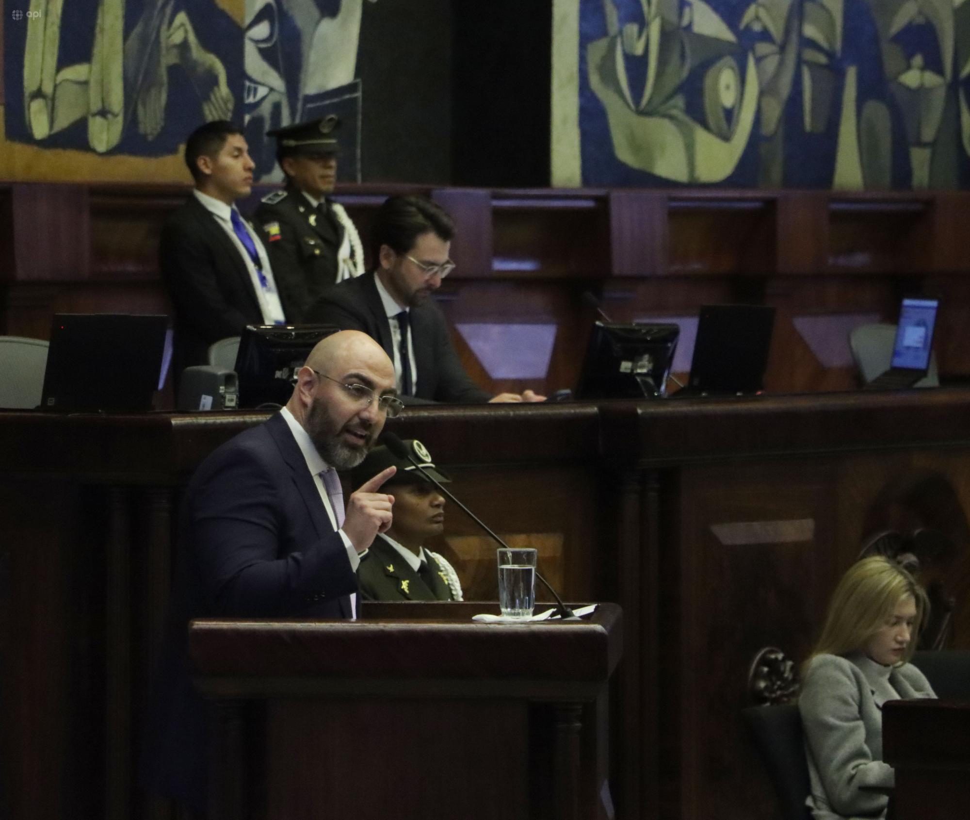 Sobre su esposa Dolores Vintimilla