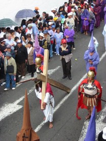 Semana Mayor en Ecuador, una multitudinaria muestra de fe