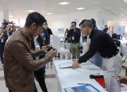 Únicamente durante el acto de sufragio está prohibido tomar fotografías al voto. Foto: API / Rolando Enríquez.
