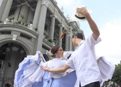 Municipio de Guayaquil denuncia que contratos clave para las fiestas julianas permanecen suspendidos