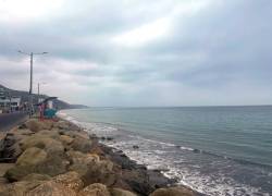 ¿Qué es la nueva Ley de Olas aprobada en Ecuador y cómo cambia el uso del mar?