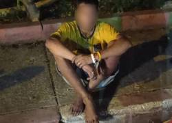 Detienen a sujeto que destruyó cámara de video vigilancia en Guayaquil