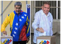 El presidente de Venezuela y candidato presidencial Nicolás Maduro (izquierda) y el candidato presidencial opositor venezolano Edmundo González Urrutia.