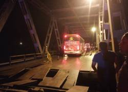 Puente Cosanga colapsa y afecta vías que conectan Quito con la Amazonía