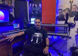 Alfredo Pazmiño conocido como Midiman (nombre que viene de un secuenciador que puede reproducir y grabar música desde instrumentos MIDI)”.