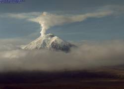 Geofísico reporta que el volcán Cotopaxi emite gases y vapor de manera continua