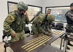 Ayer, las Fuerzas Armadas y la Policía Nacional, en apoyo al SNAI, decomisaron armamento y munición de grueso calibre en el Pabellón 2 de la Penitenciaría del Litoral.