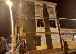 En marzo pasado, los militares ecuatorianos colaboraron en Esmeraldas en la identificación de las viviendas afectadas por el sismo.