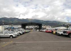 Vehículos en patio de retención capitalino.