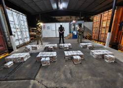 Fotografía que muestra el cargamento incautado por las fuerzas navales de Panamá.
