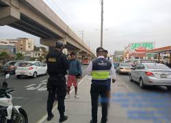 En Santiago de Surco, al sur de Lima, dos limpiaparabrisas indocumentados fueron detenidos por la Policía peruana, este martes 11 de abril.