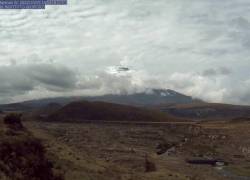 Geofísico informa que el volcán Cotopaxi sigue emitiendo vapor de agua