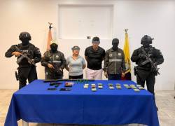 Los detenidos, un hombre y una mujer, fueron capturados con 17.975 dólares en efectivo.