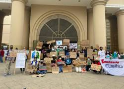 Un grupo de jóvenes activistas participaron de la Huelga por el Clima en Guayaquil.