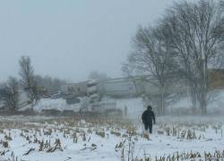 Un camión y varios automóviles se amontonaron tras un accidente en la autopista I-196, cerca de Zeeland, en el oeste de Michigan.