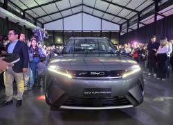 Exhibición en Ecuador de un vehículo de la marca BYD.