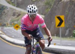 Jonathan Caicedo, quien tuvo un accidente en el Giro de Italia, planea cerrar la temporada con competencias en Europa.