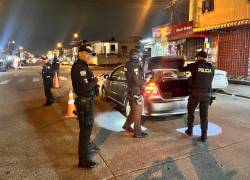 Agentes de la Policía realizando operativos en Guayaquil.
