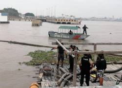 Según la Armada del Ecuador, el cadáver se encontraba flotando en el agua frente al muelle la Favorita, a la altura del sector Pradera 1.