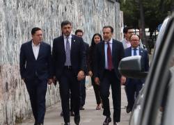 Los alcaldes Cristian Zamora, Aquiles Alvarez y Pabel Muñoz. Foto: API / Rolando Enríquez.