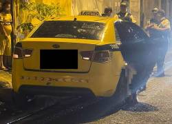 Fotografía que muestra el vehículo en el que se traslaban las víctimas.