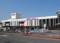 Imagen del centro comercial antes de colapsar por el terremoto en Japón.