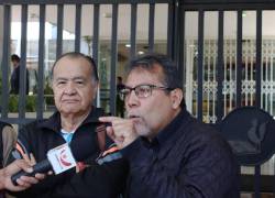 Rueda de prensa del Frente Popular y de Jubilados, realizada en la Superintendencia de Bancos, para exigir la destitución de Édgar Lama de la presidencia del Consejo Directivo del IESS, por un presunto conflicto de intereses.