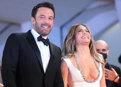 Foto de Ben Affleck y Jennifer Lopez durante el Festival Internacional de cine de Venecia, Italia (September 2021). EFE/EPA/ETTORE FERRARI