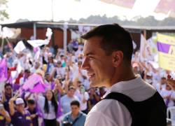 Fotografía de Daniel Noboa sonriendo ante simpatizantes.