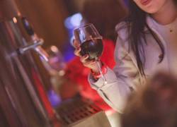 La característica diferenciadora de Katari radica en su sistema de autoservicio de cerveza y vino.