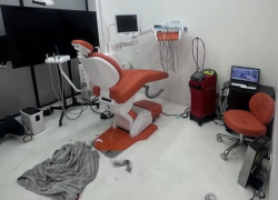 La clínica implicada quedó clausurada en su sede del centro-norte de Quito.